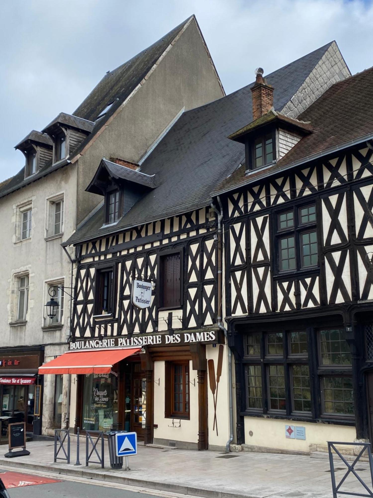 La Cabane Aubigny-sur-Nère Extérieur photo